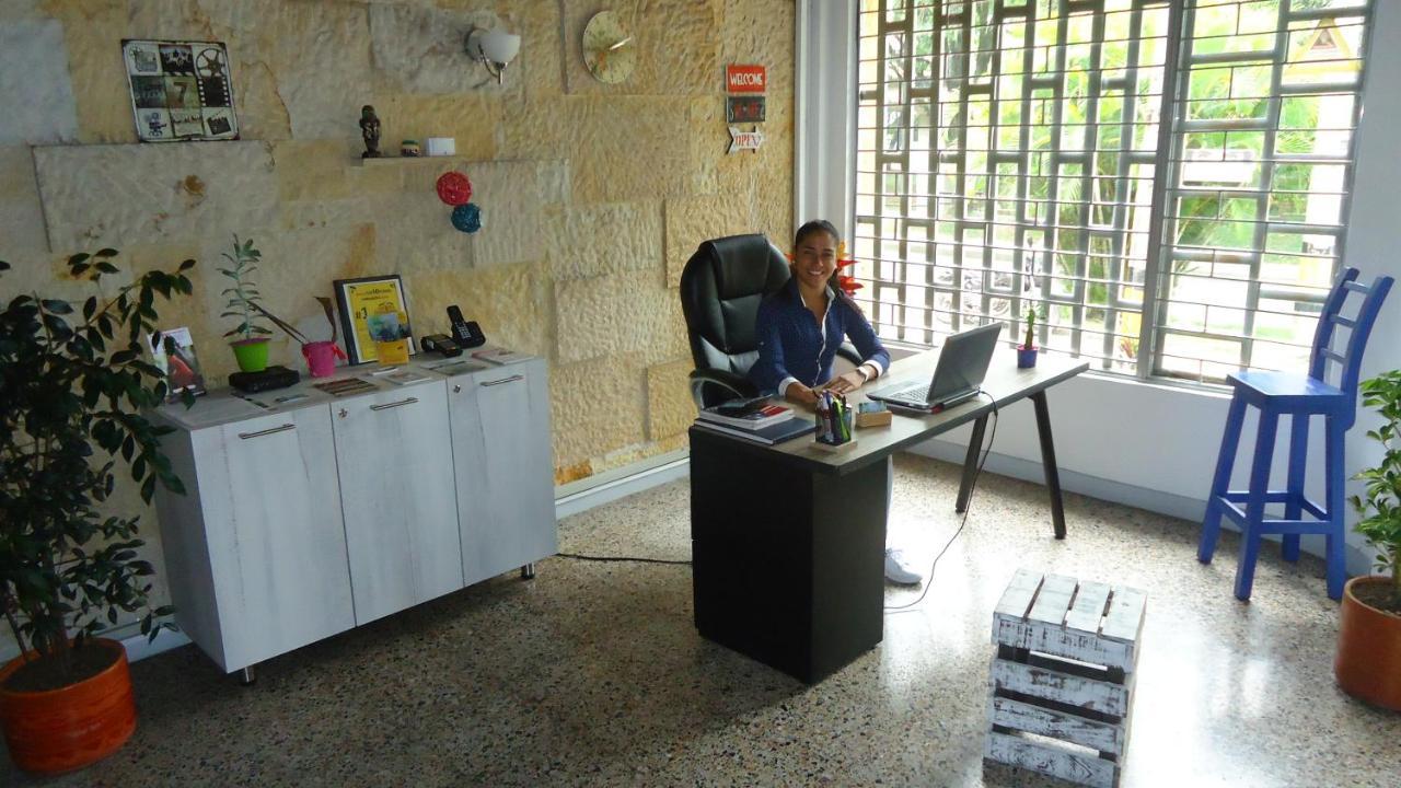 Iris Hostel Medellín Exteriör bild