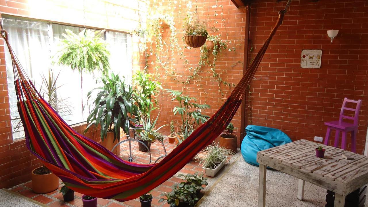 Iris Hostel Medellín Exteriör bild