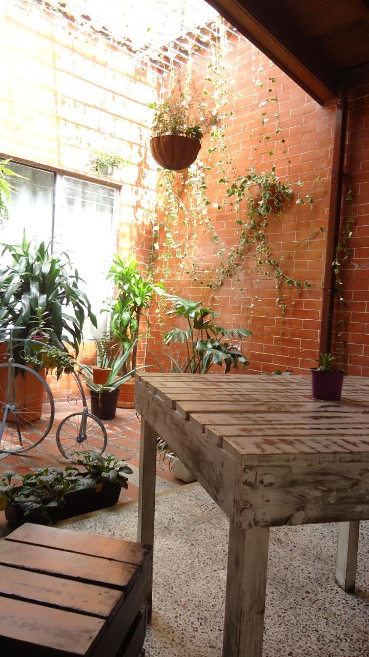 Iris Hostel Medellín Exteriör bild
